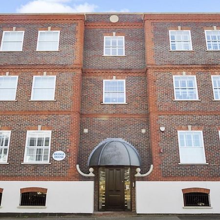 Flat 3 Bridge House Appartement Staines-upon-Thames Buitenkant foto