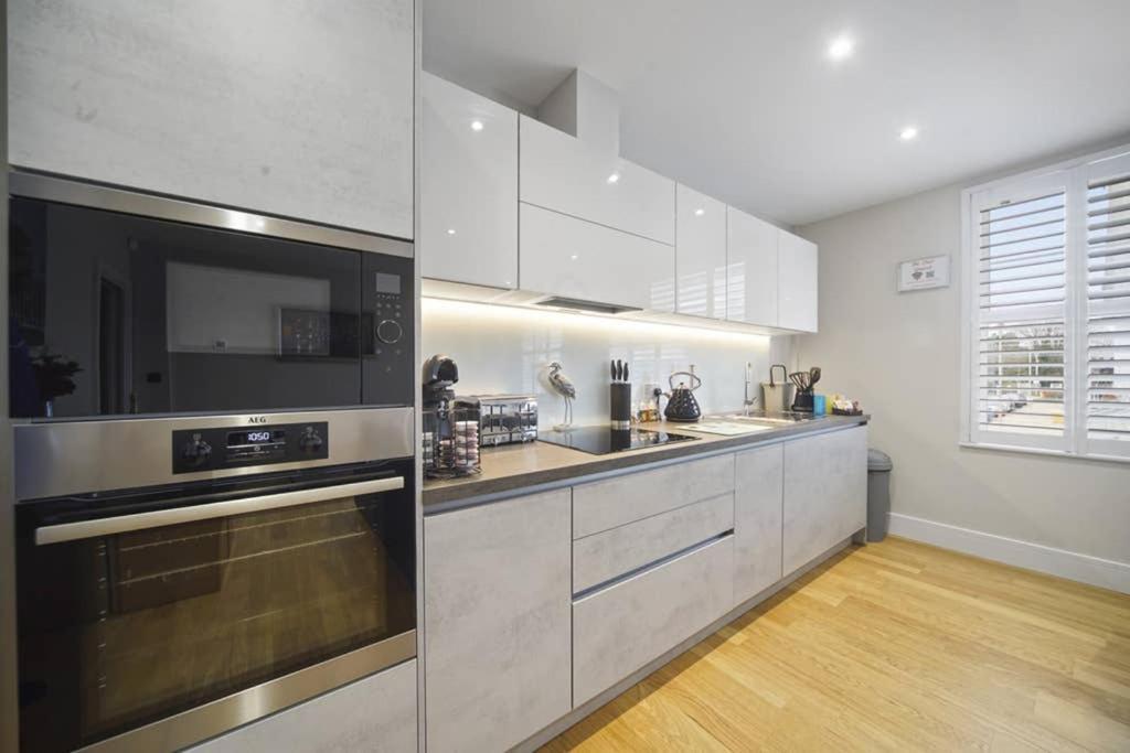 Flat 3 Bridge House Appartement Staines-upon-Thames Buitenkant foto