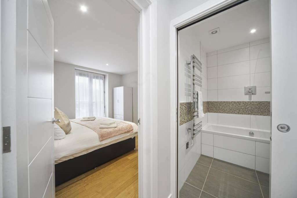 Flat 3 Bridge House Appartement Staines-upon-Thames Buitenkant foto