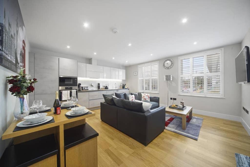 Flat 3 Bridge House Appartement Staines-upon-Thames Buitenkant foto